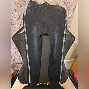 (4) Size 2x leggings with Jean look. 3 blue. 1 black. Very Stretchy.